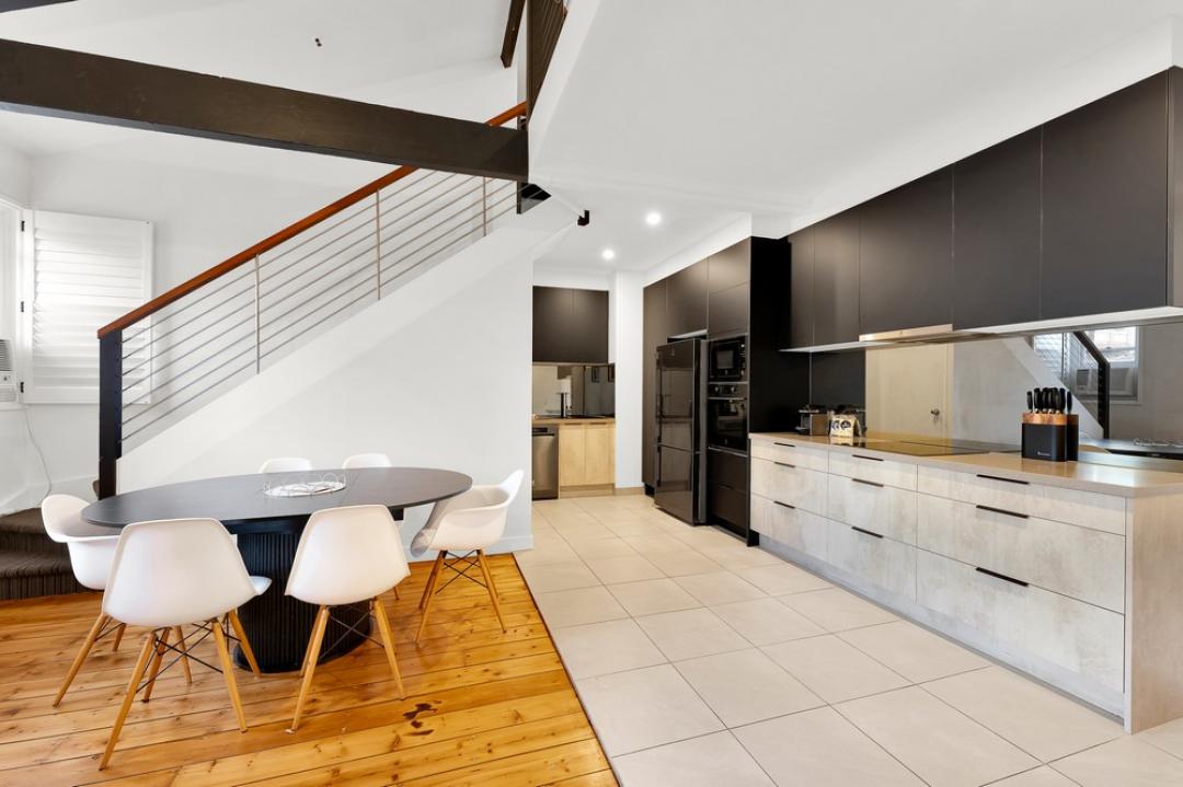 Gordon House Apartments Official Site - 2 Bedroom Mezzanine Apartment - High End Apartment Rentals With 24 Hour Mezzanine Garden